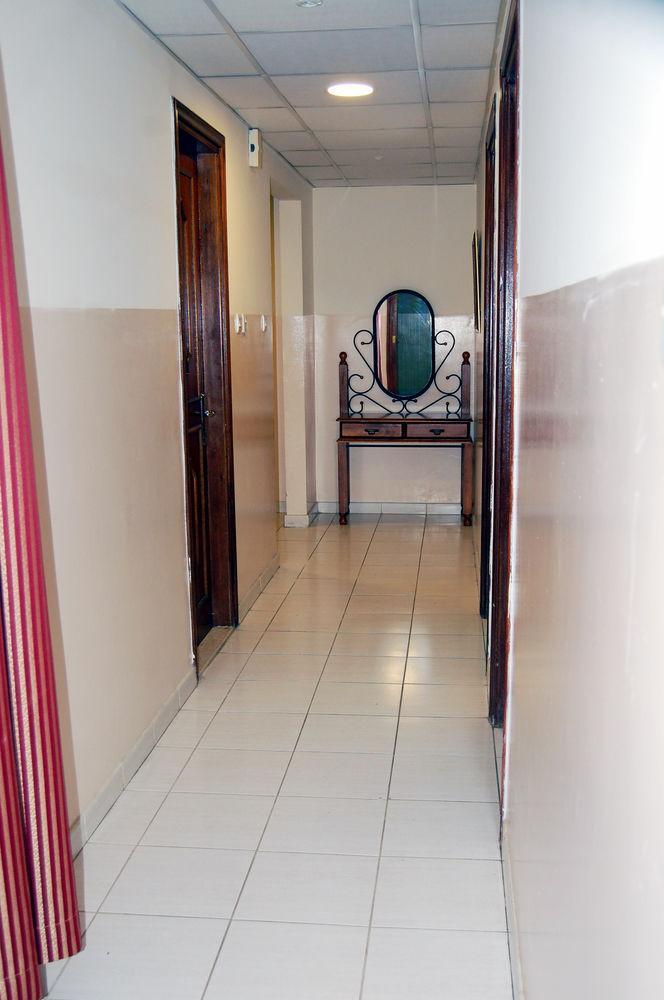 Al Ferdous Hotel Apartment Шарджа Екстер'єр фото