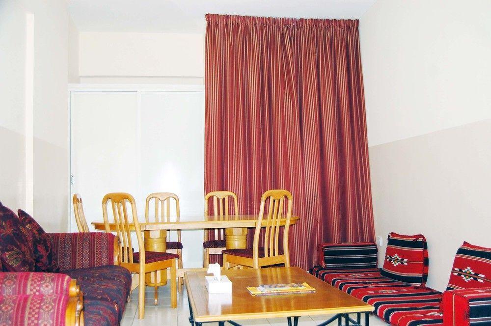 Al Ferdous Hotel Apartment Шарджа Екстер'єр фото